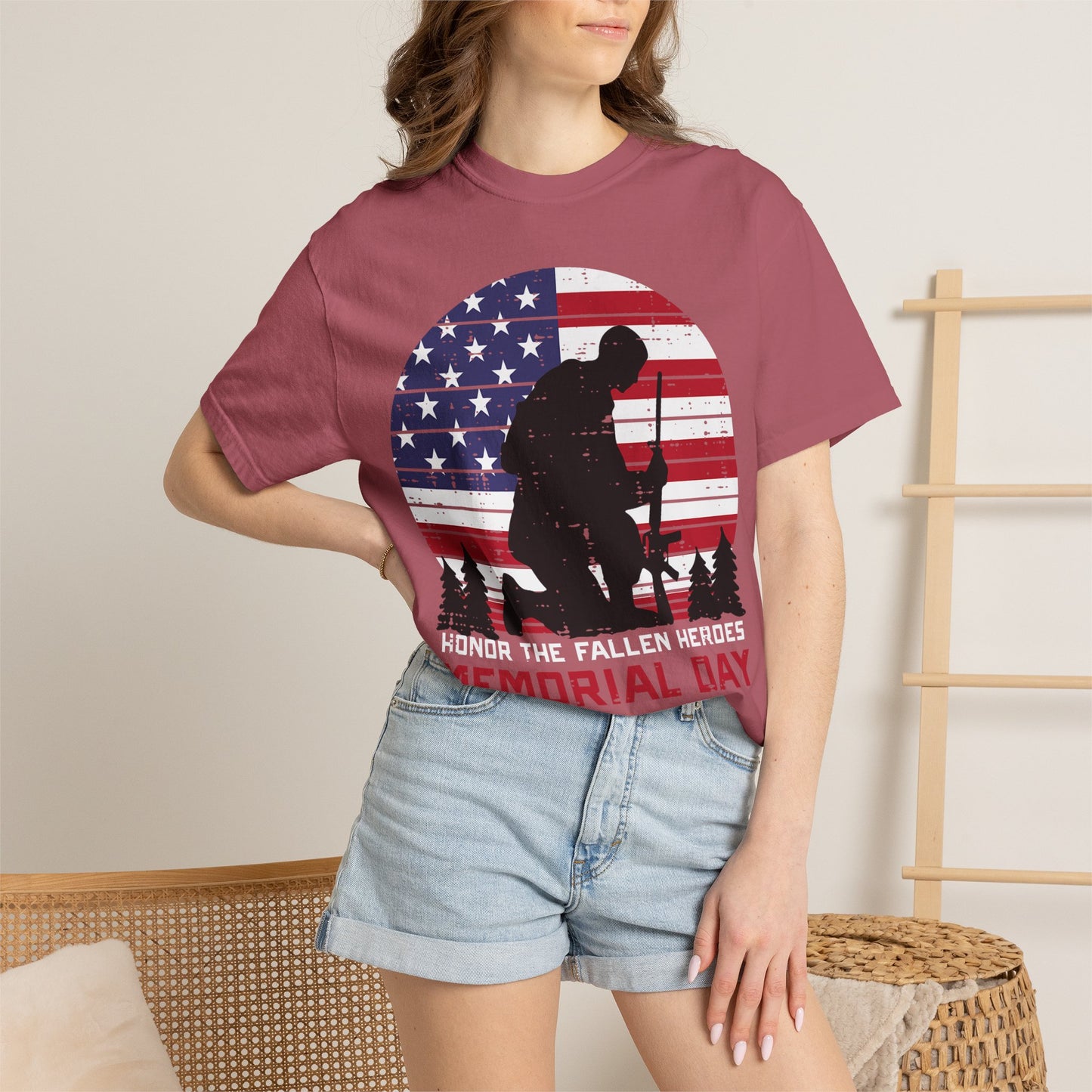Kneeling Soldier Memorial Day T-Shirt