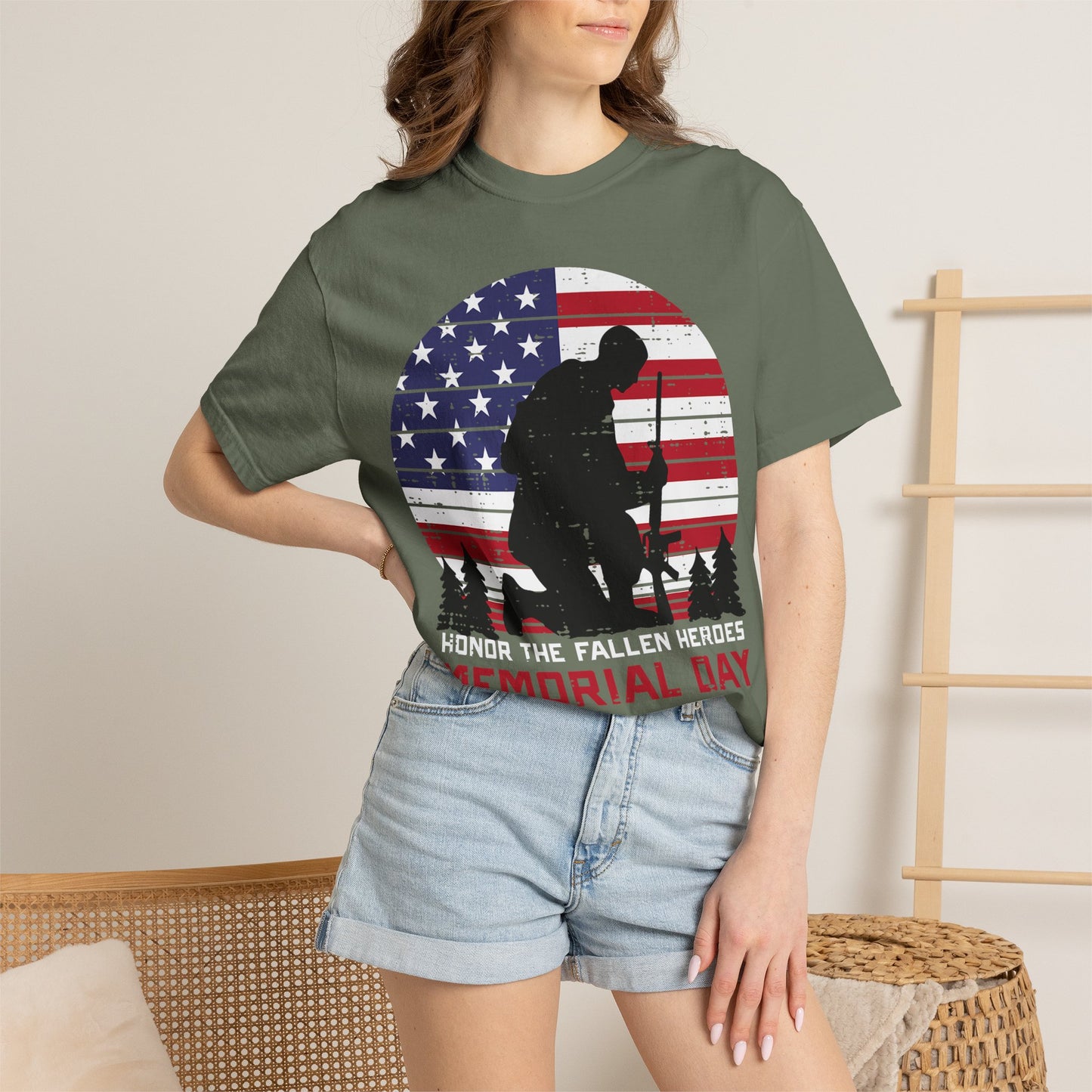 Kneeling Soldier Memorial Day T-Shirt