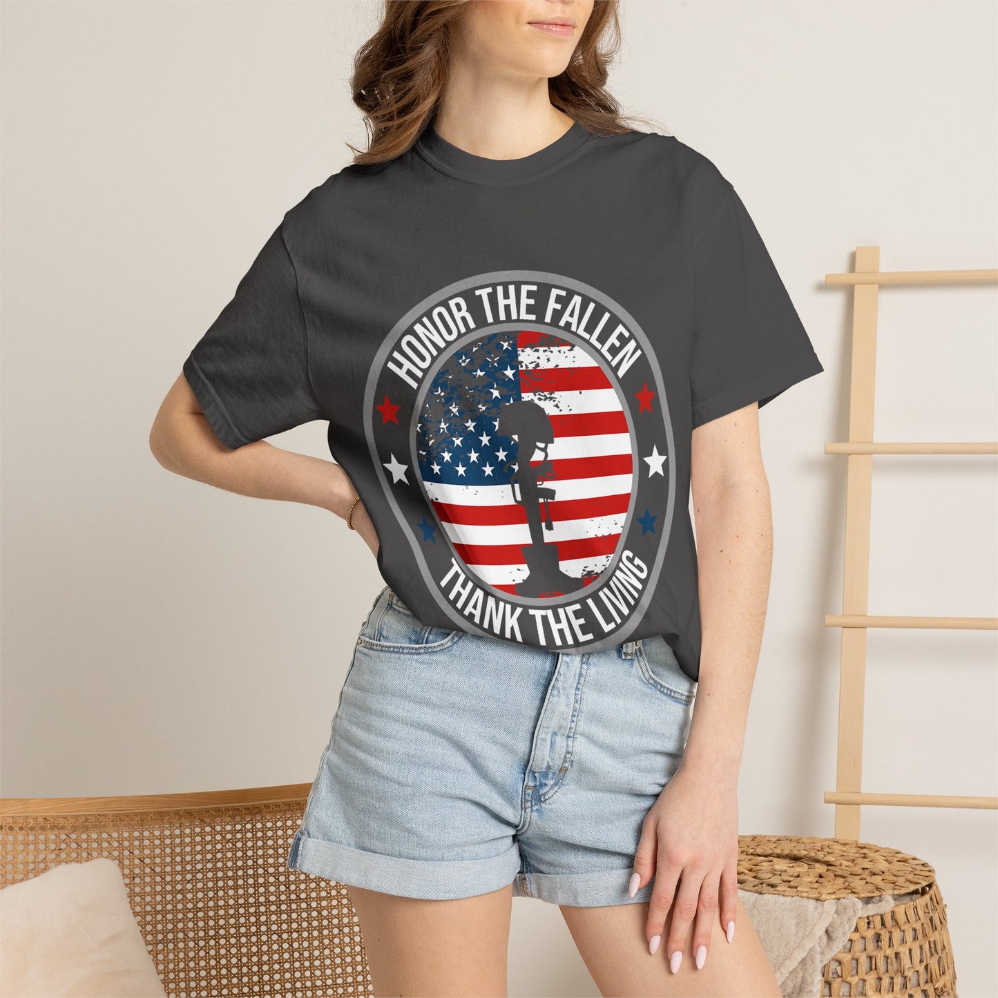 Patriotic Kneeling Soldier Memorial Day T-Shirt