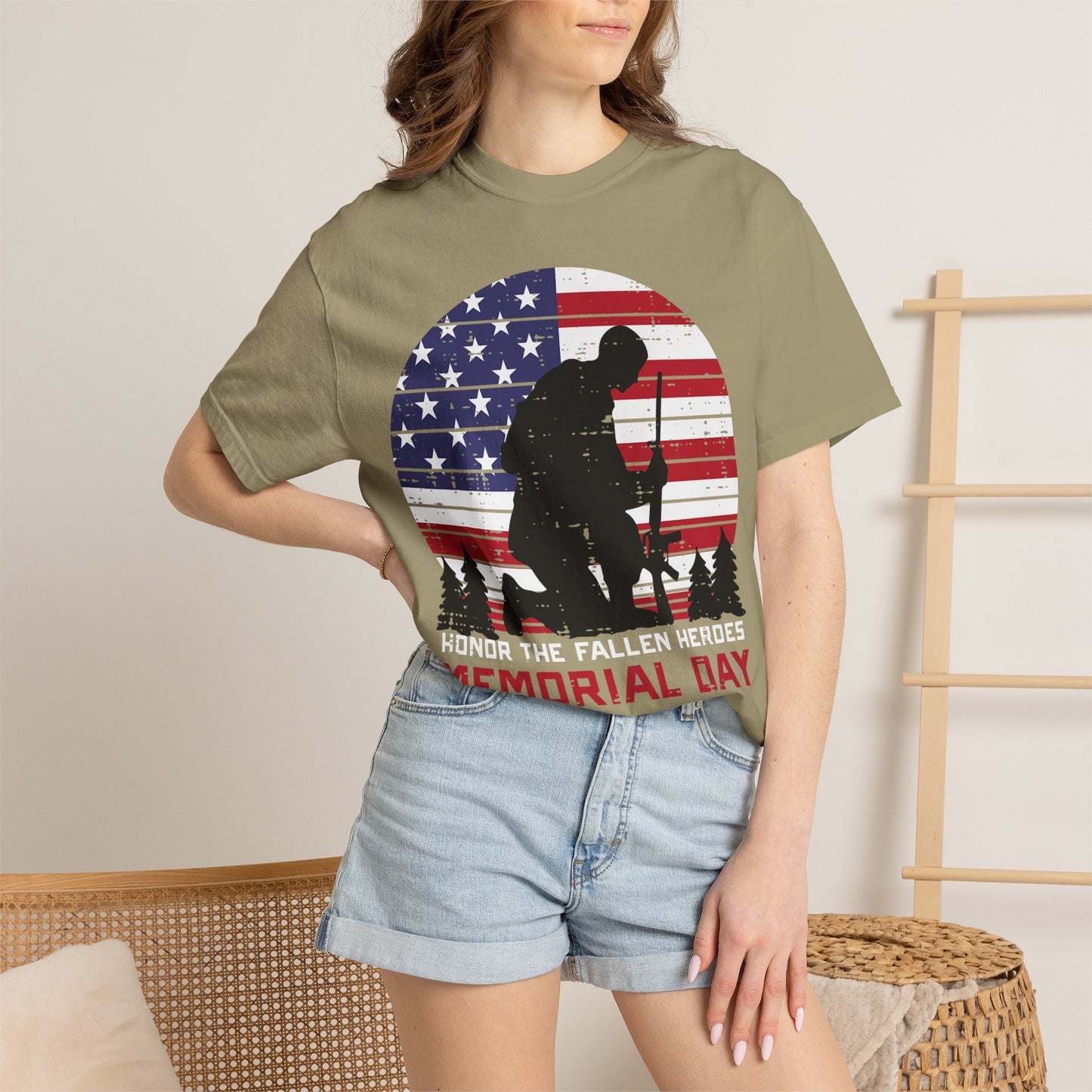 Kneeling Soldier Memorial Day T-Shirt