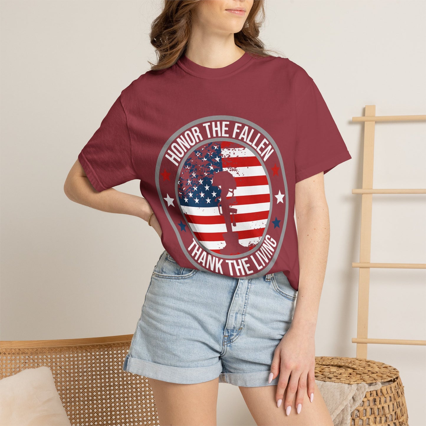 Patriotic Kneeling Soldier Memorial Day T-Shirt