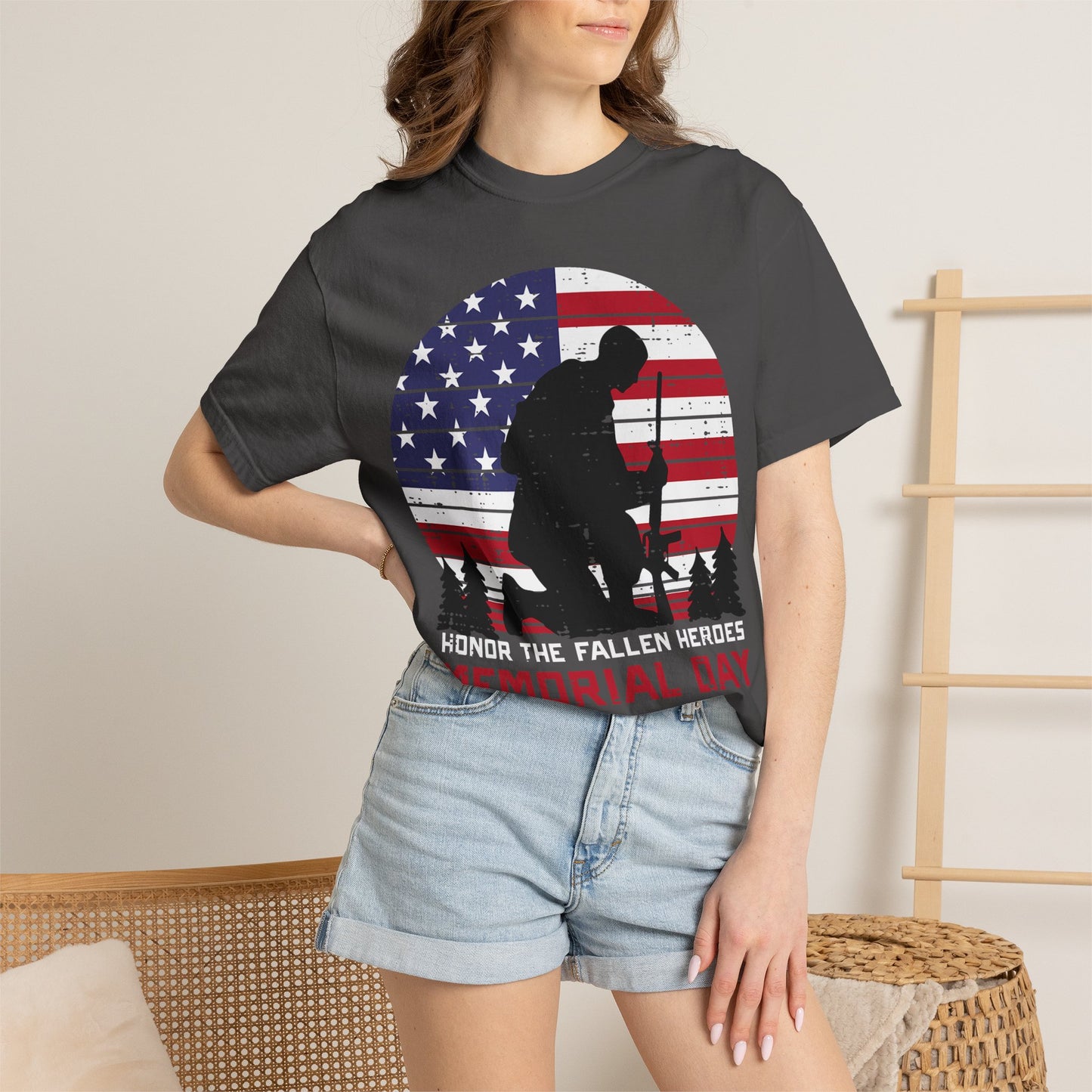 Kneeling Soldier Memorial Day T-Shirt