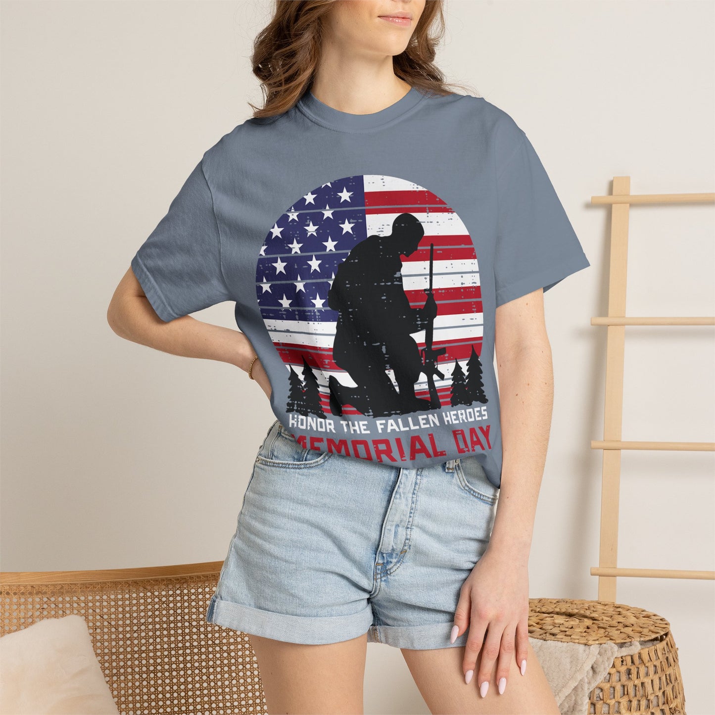 Kneeling Soldier Memorial Day T-Shirt