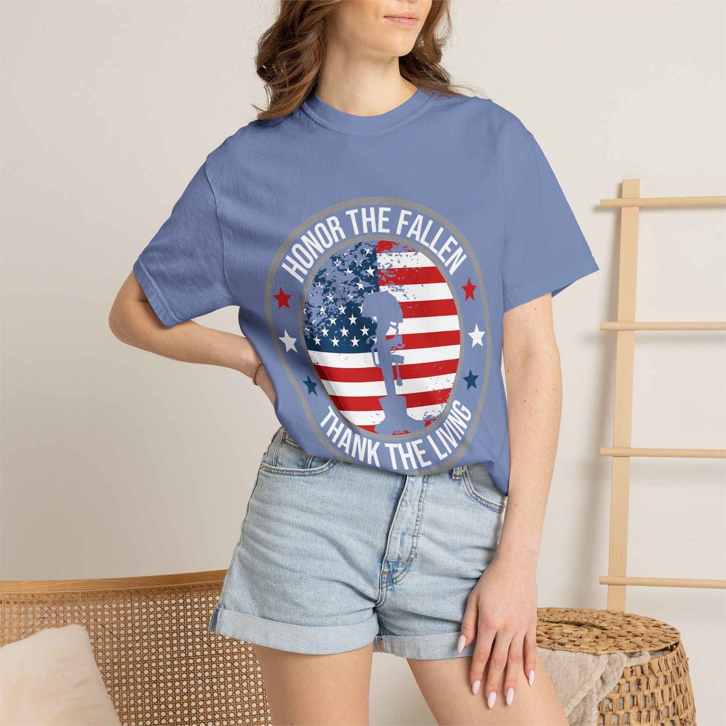 Patriotic Kneeling Soldier Memorial Day T-Shirt