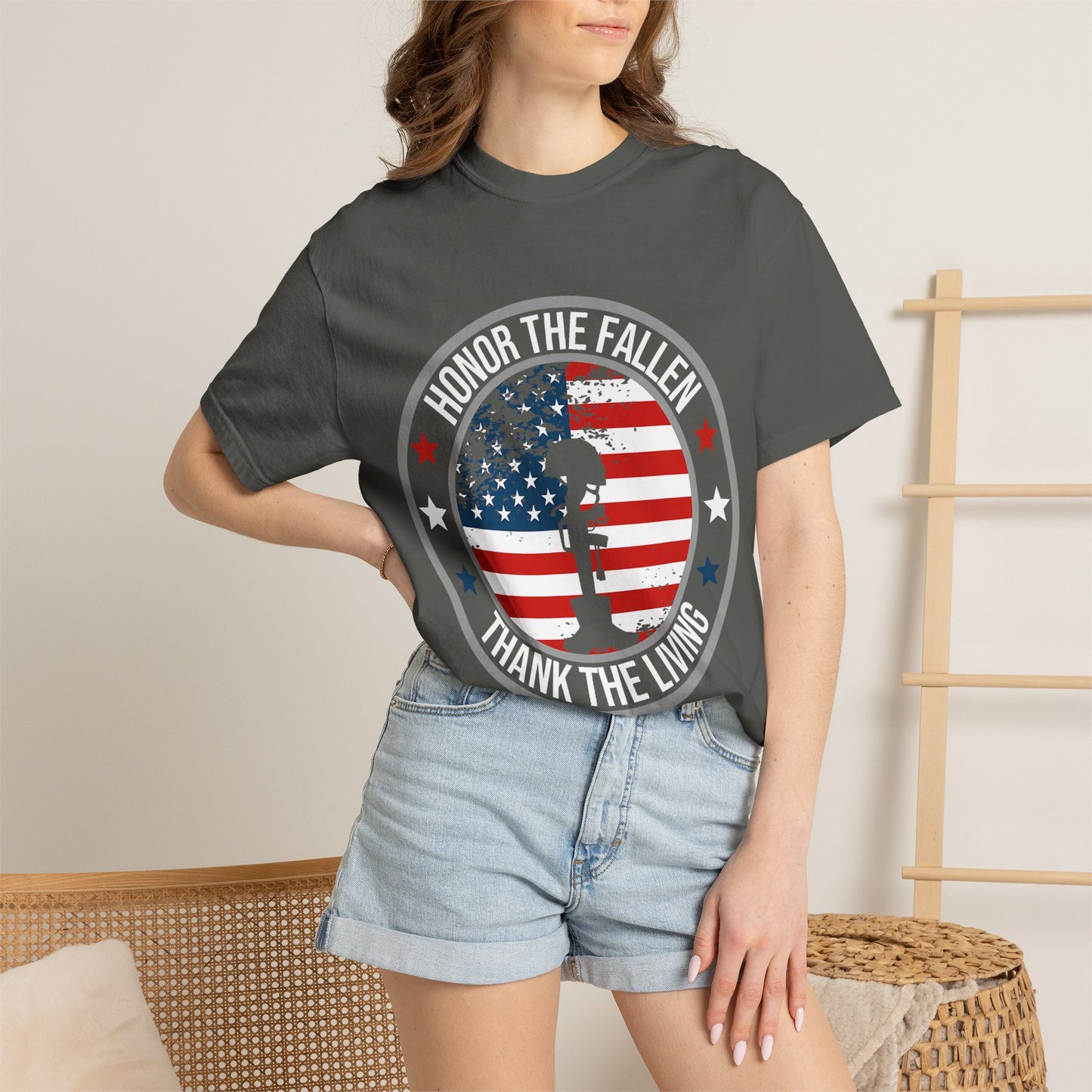 Patriotic Kneeling Soldier Memorial Day T-Shirt